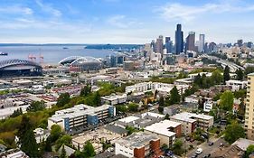 Seattle Cloud 2Br Prime Location